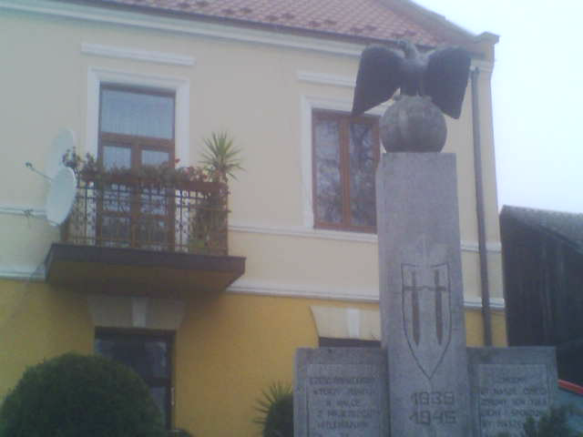 pomnik-partyzantow, iłża, mazowsze, region iłżecki, 